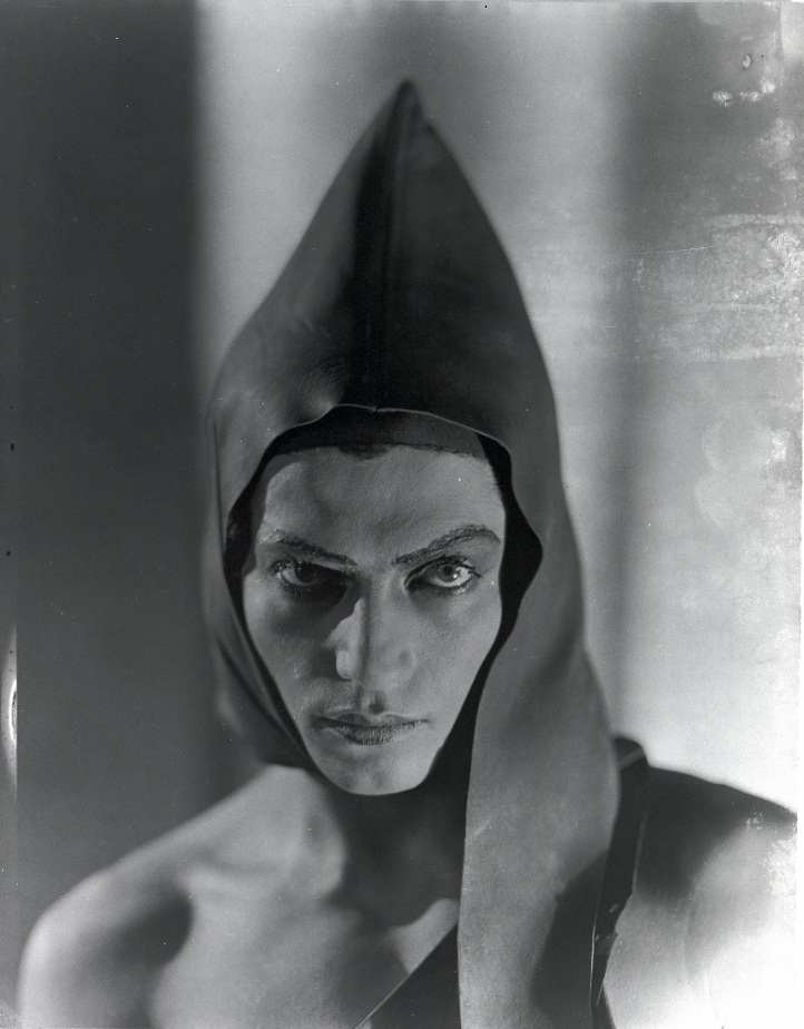 George Hoyningen-Huene - Serge Lifar 1930 © George Hoyningen-Huene Estate Archives